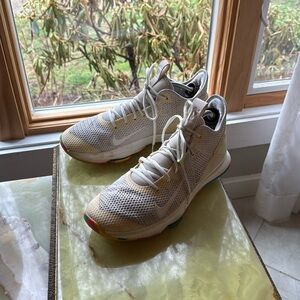 Nike LeBron Witness 4 ‘White Camo’